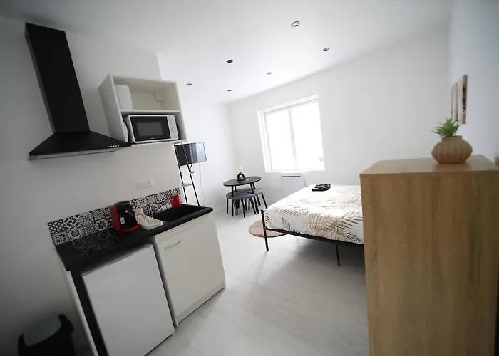 Apartment Paul Bert-3 *